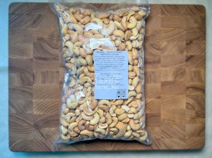 Ресторанные гренки с паприкой: Кешью жарено-соленый