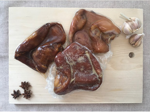 Мясные снеки: Уши свиные (Цельные) 